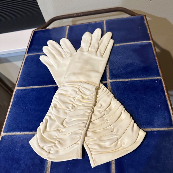 White MCM Gloves Ruched Elbow Length MCM Perfct Condition - Picture 2 of 13